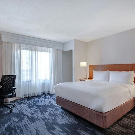 Fairfield Inn And Suites By Marriott Rochester West/Greece Exterior photo